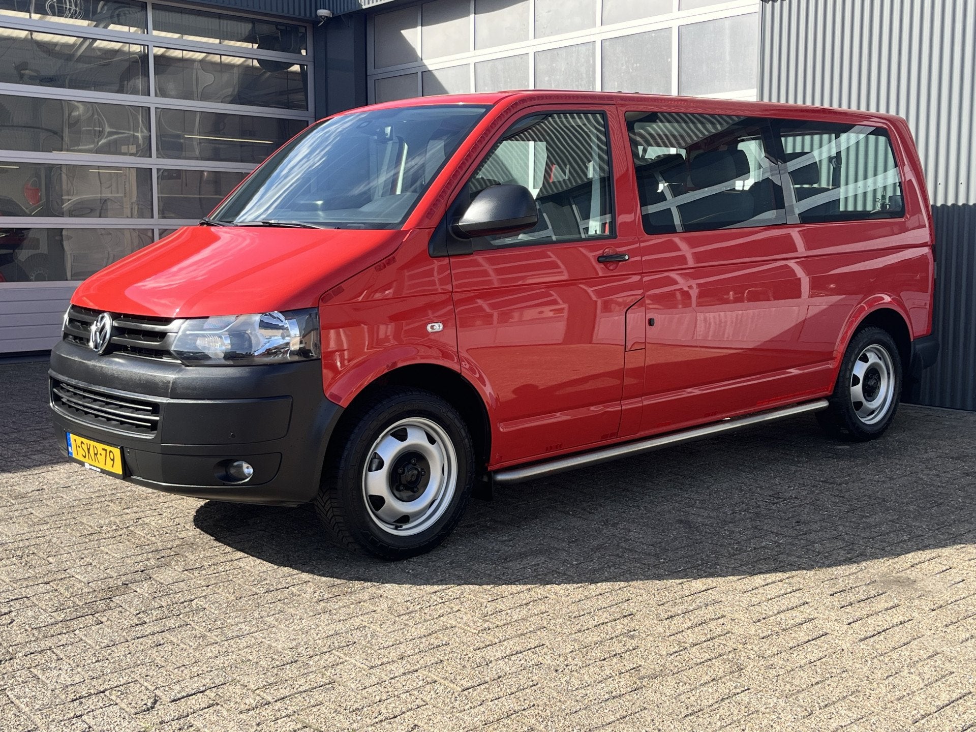 Volkswagen Transporter Kombi 2.0 TDI L2H1 140pk BPM/ BTW vri, Auto's, Euro 5, Stof, Gebruikt, 241 €/maand