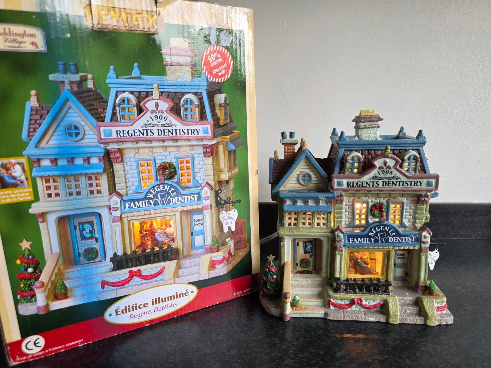 Lemax Retired Regents Dentistry kerstdorp huisje tandarts, Ophalen, Gebruikt