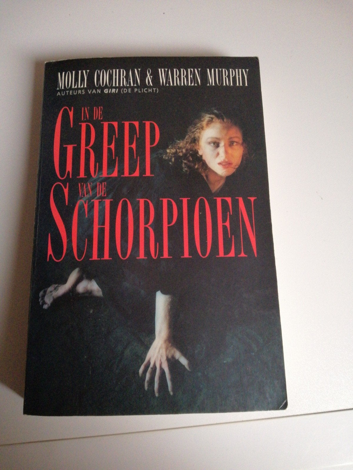 In d Greep van de Schorpioen - Molly Cochran & Warren Murphy, Boeken, Ophalen of Verzenden, Gelezen, Molly Cochran & Warren Murphy