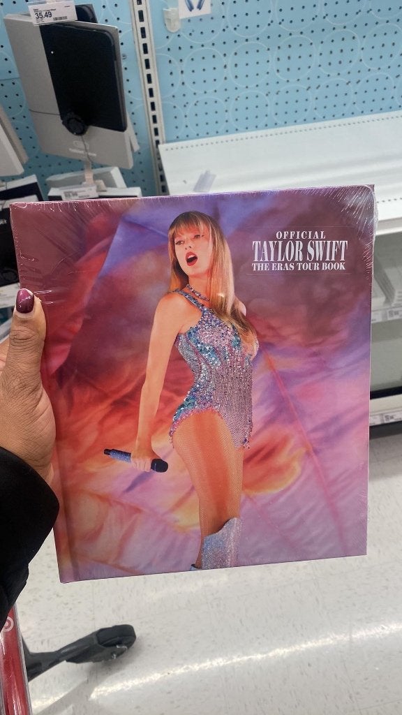 TAYLOR SWIFT NEW ERAS TOUR BOOK 2024, Ophalen of Verzenden, Nieuw, Taylor swift
