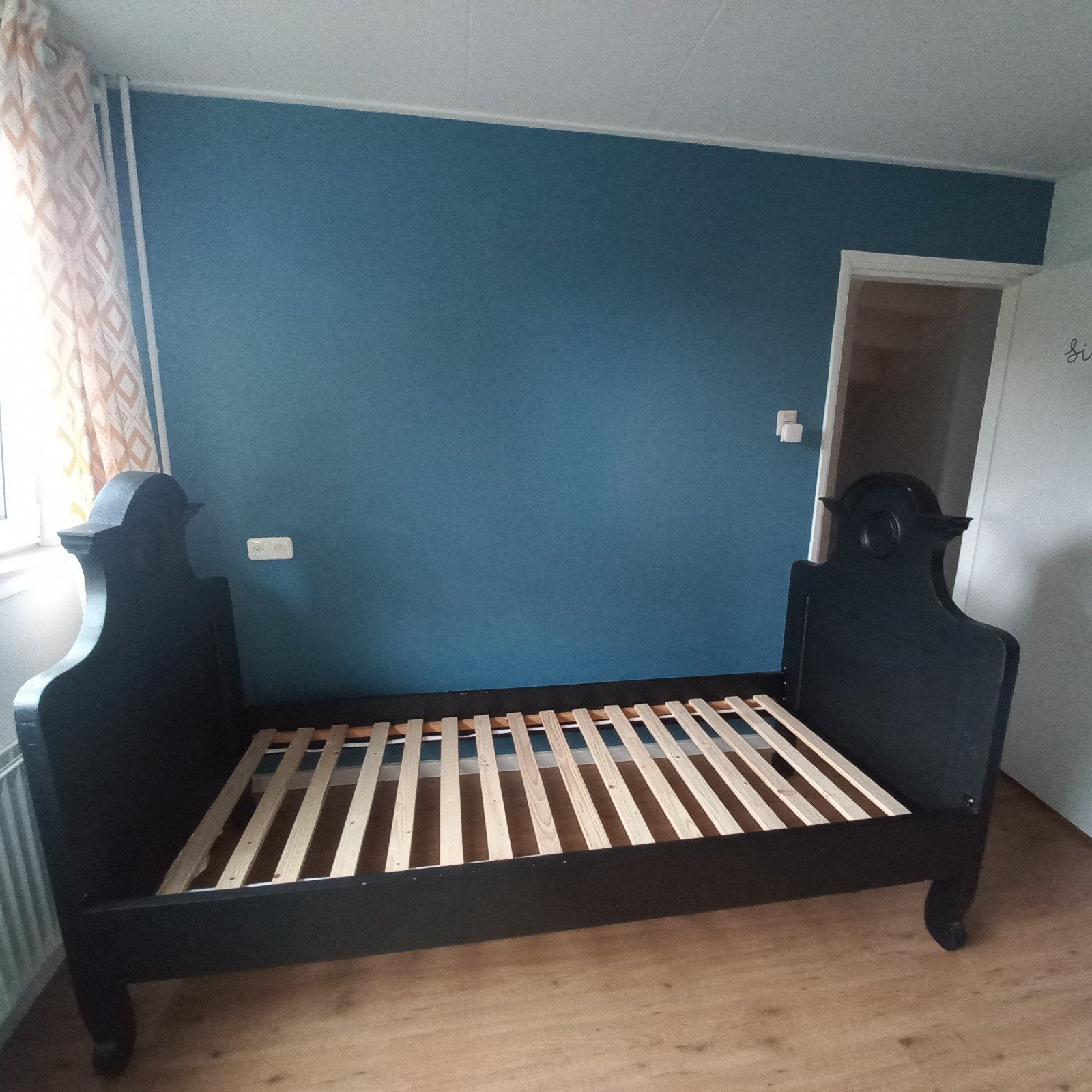 Zwart brocante ledikant 80x200cm, Ophalen, Gebruikt, Eenpersoons, Zwart