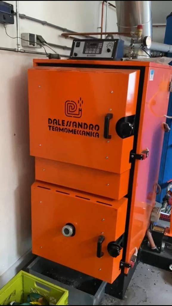 Pellet/hout kachel 60KW voor cv-installatie, Doe-het-zelf en Verbouw, Verwarming en Radiatoren, Ophalen, 30 tot 80 cm, Kachel