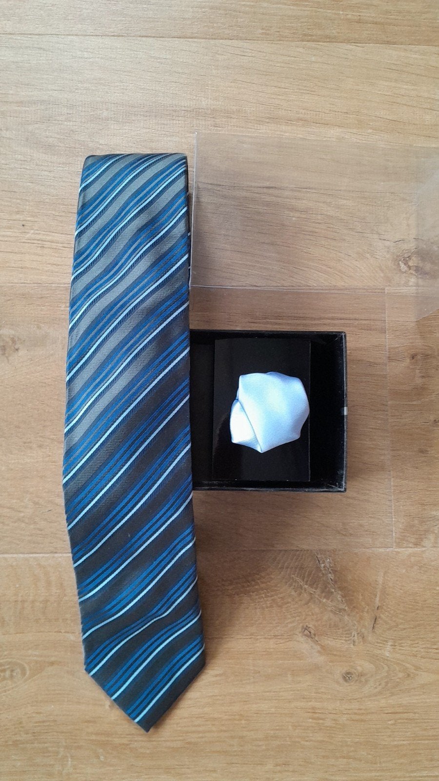 Gestreepte stropdas met pochet, Kleding | Heren, Ophalen of Verzenden, Zo goed als nieuw, Blauw, Met patroon