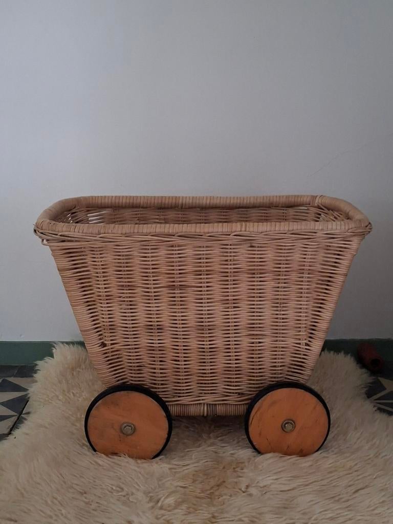 Vintage rotan opberger op wieltjes, Ophalen of Verzenden
