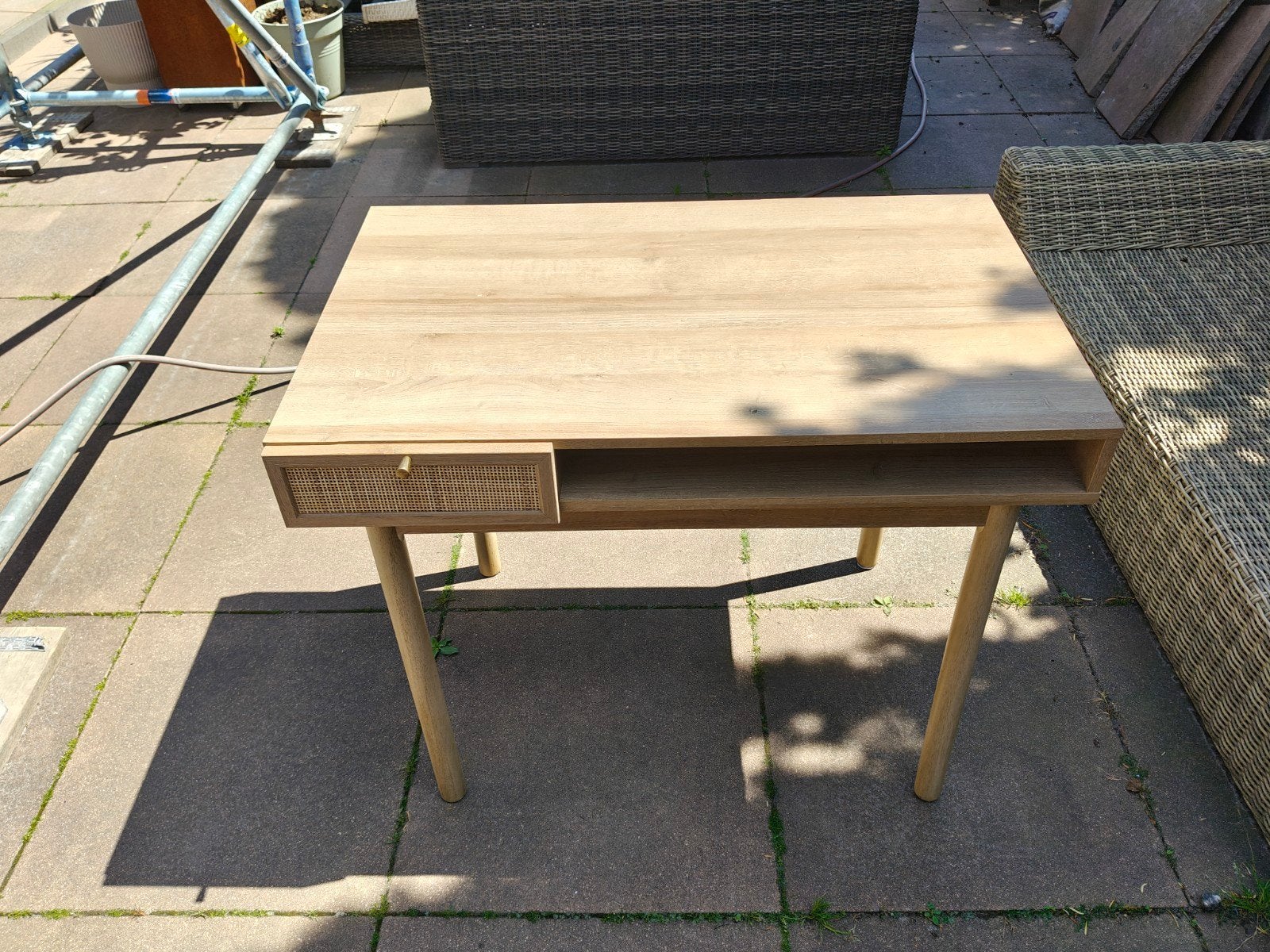 Leuk klein bureautje - 95x56x78 cm, Ophalen of Verzenden