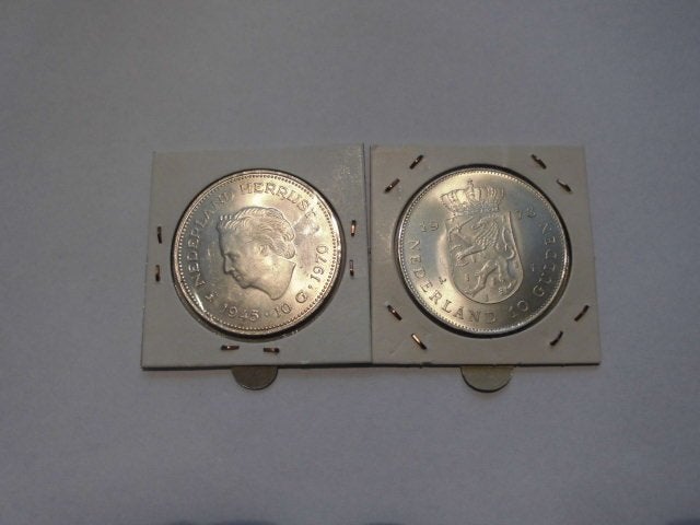 2 munten Zilver 10 gulden 1970/1973 25 j bevrijding/Juliana, Koningin Juliana, Setje, Zilver, Ophalen of Verzenden