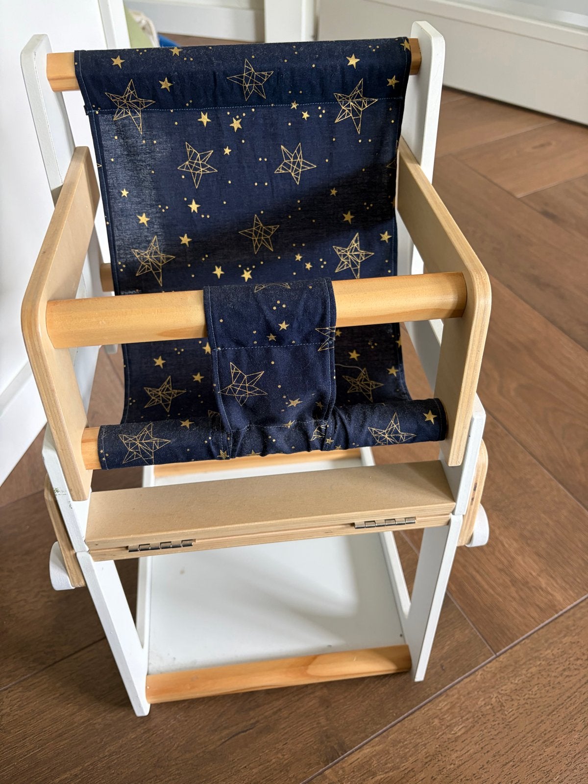 Houten poppenstoel met sterrenprint, 48x28cm, Ophalen of Verzenden, Gebruikt, Babypop
