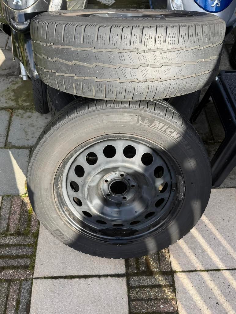 Stalen velgen met banden Michelin bj2021 215/60/17 ET46, Ophalen of Verzenden, Gebruikt