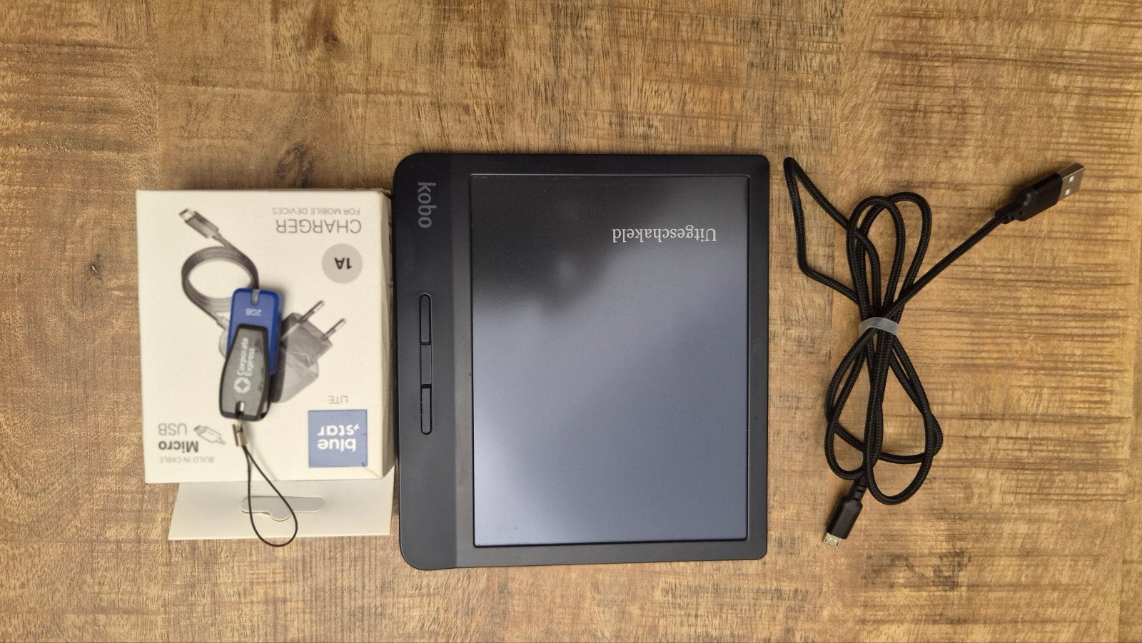 Kobo Libra 2 H2O e-reader + 600 boeken, Wi-Fi, Kobo, Ophalen of Verzenden, Zo goed als nieuw