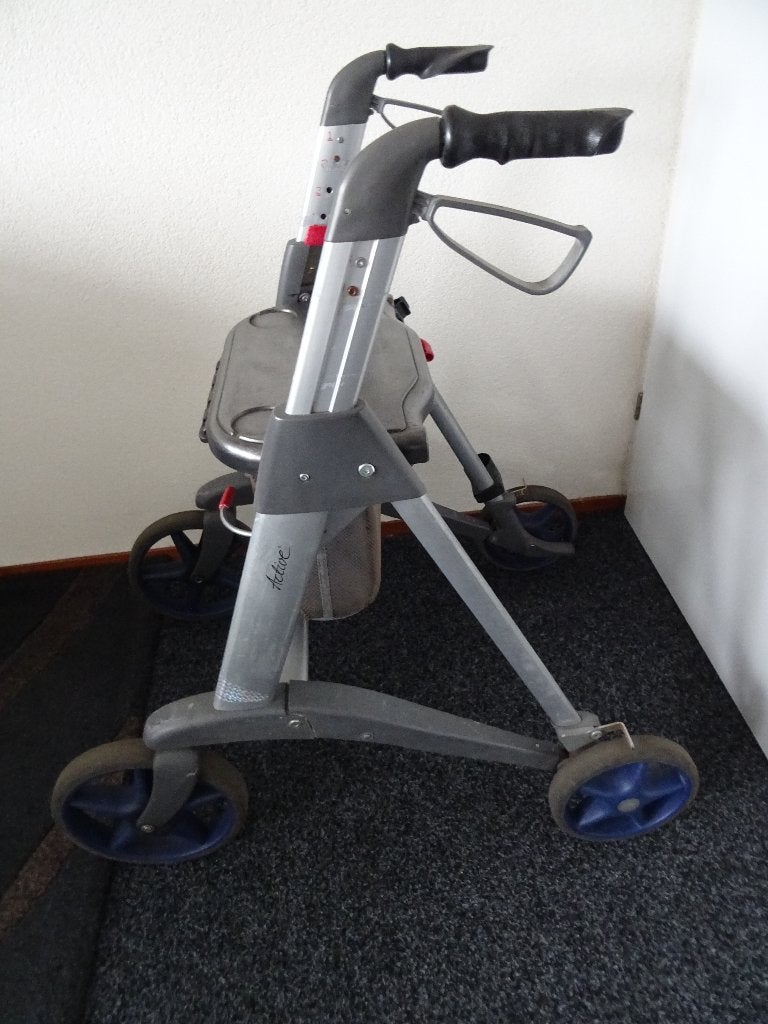 A.N.W.B. rollator, Diversen, Rollators, Ophalen, Opvouwbaar, Zo goed als nieuw