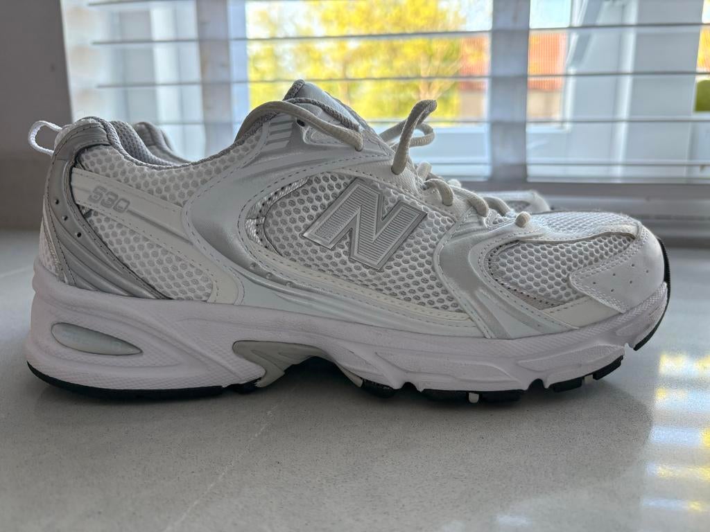 New Balance 530 sneakers - 41,5 twee keer gedragen, Ophalen, Zo goed als nieuw, Wit, Sneakers of Gympen