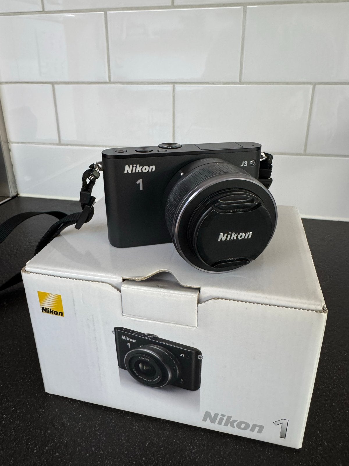 Nikon 1 J3 Systeemcamera 10-30mm lens, Beeldstabilisatie, Ophalen of Verzenden, Zo goed als nieuw, 4 t/m 7 keer