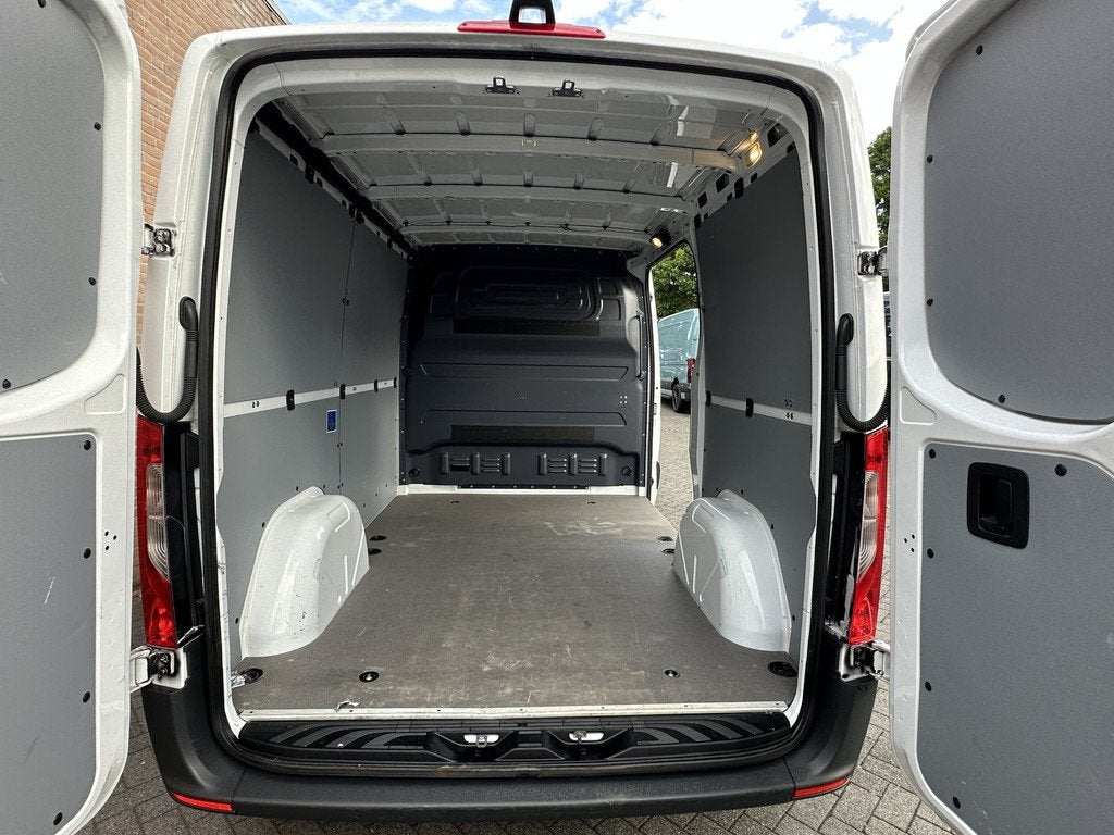 Mercedes-Benz Sprinter 215CDI 150PK L1H1 9G-Tronic / M-Bux /, Stof, Gebruikt, 4 cilinders, 2020 kg