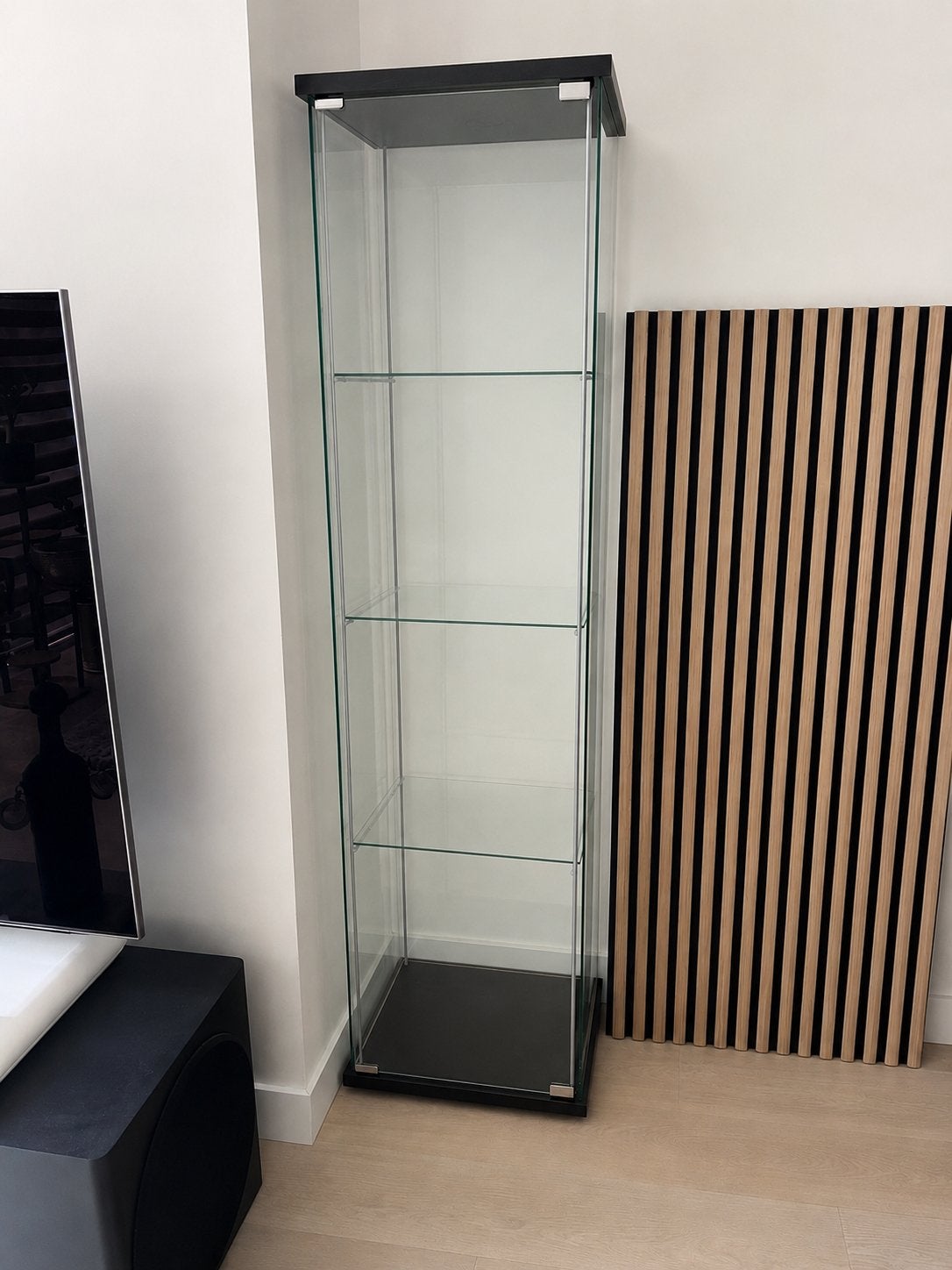 Glazen vitrinekast met 4 planken, Huis en Inrichting, Kasten | Vitrinekasten, Ophalen, Met plank(en), Minder dan 50 cm, Gebruikt