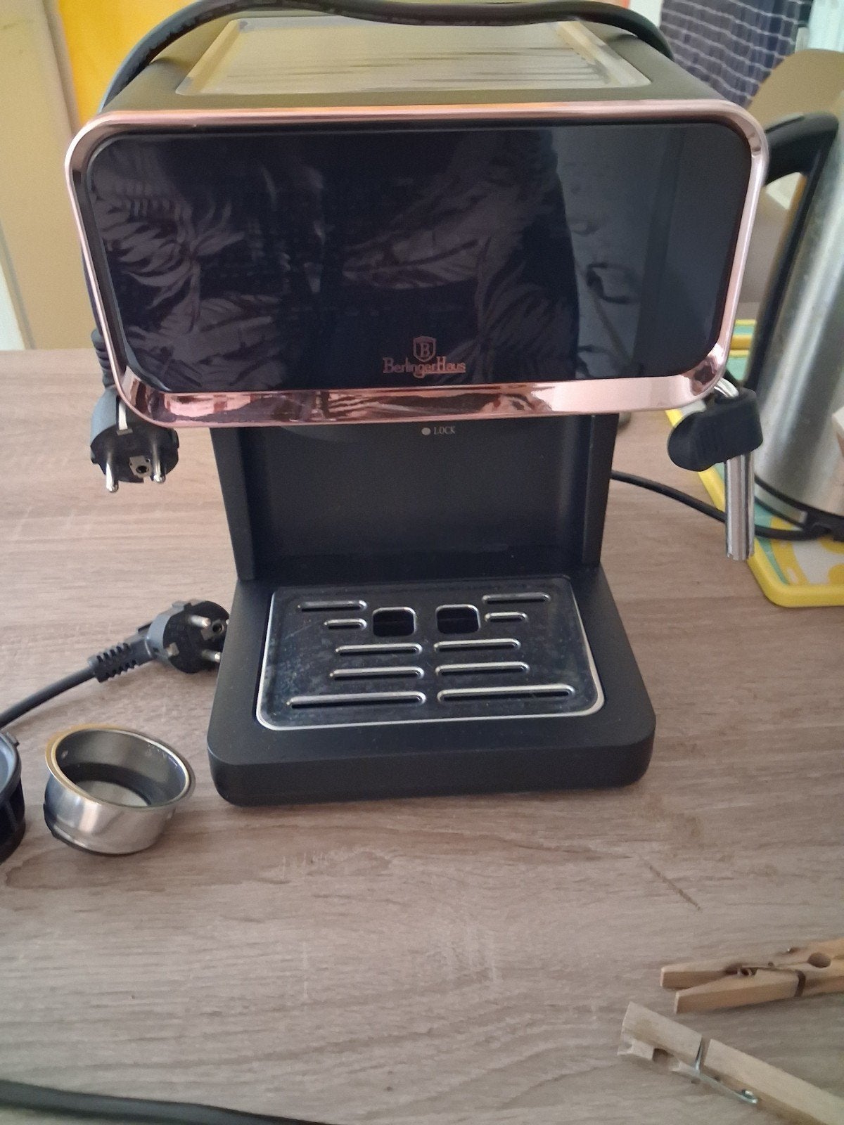 Koffie 3 in 1 senseo capsino en gewone koffie met met stomer, Ophalen, Zo goed als nieuw, Koffiemachine
