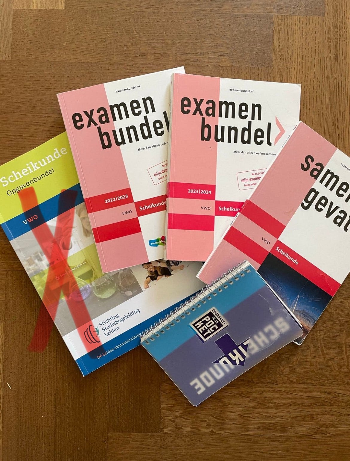 Scheikunde VWO 2x Examenbundel/Samengevat/ In je pocket, Boeken, Ophalen of Verzenden, Zo goed als nieuw, VWO, Scheikunde