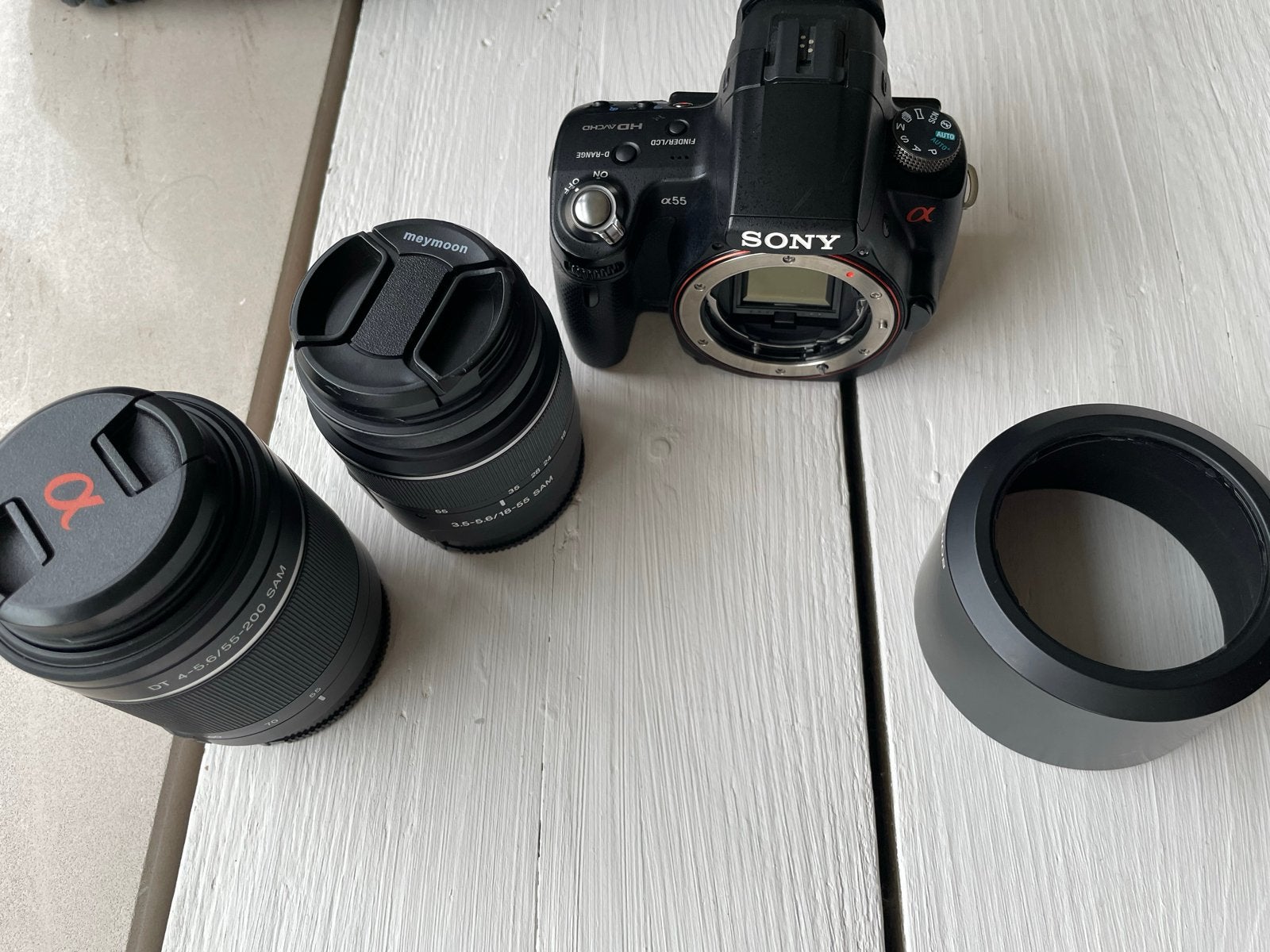 Sony Alpha a55 DSLR met 2 lenzen en zonnekap, Spiegelreflex, Beeldstabilisatie, Ophalen of Verzenden, Zo goed als nieuw