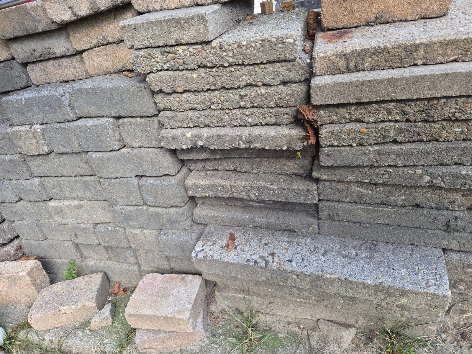 Gebruikte terrastegels en klinkers diverse maten, Ophalen, Gebruikt, Klinkers, 10 m² of meer