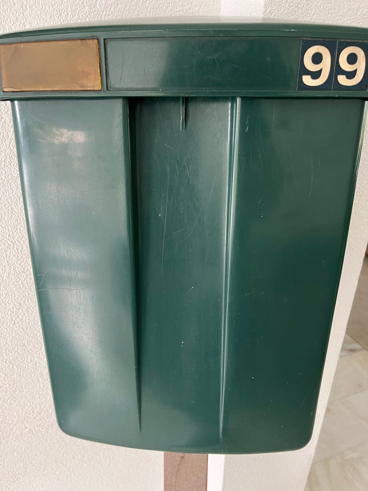 Groene staande brievenbus met nummer 99, Ophalen, Gebruikt, Kunststof, Staande brievenbus
