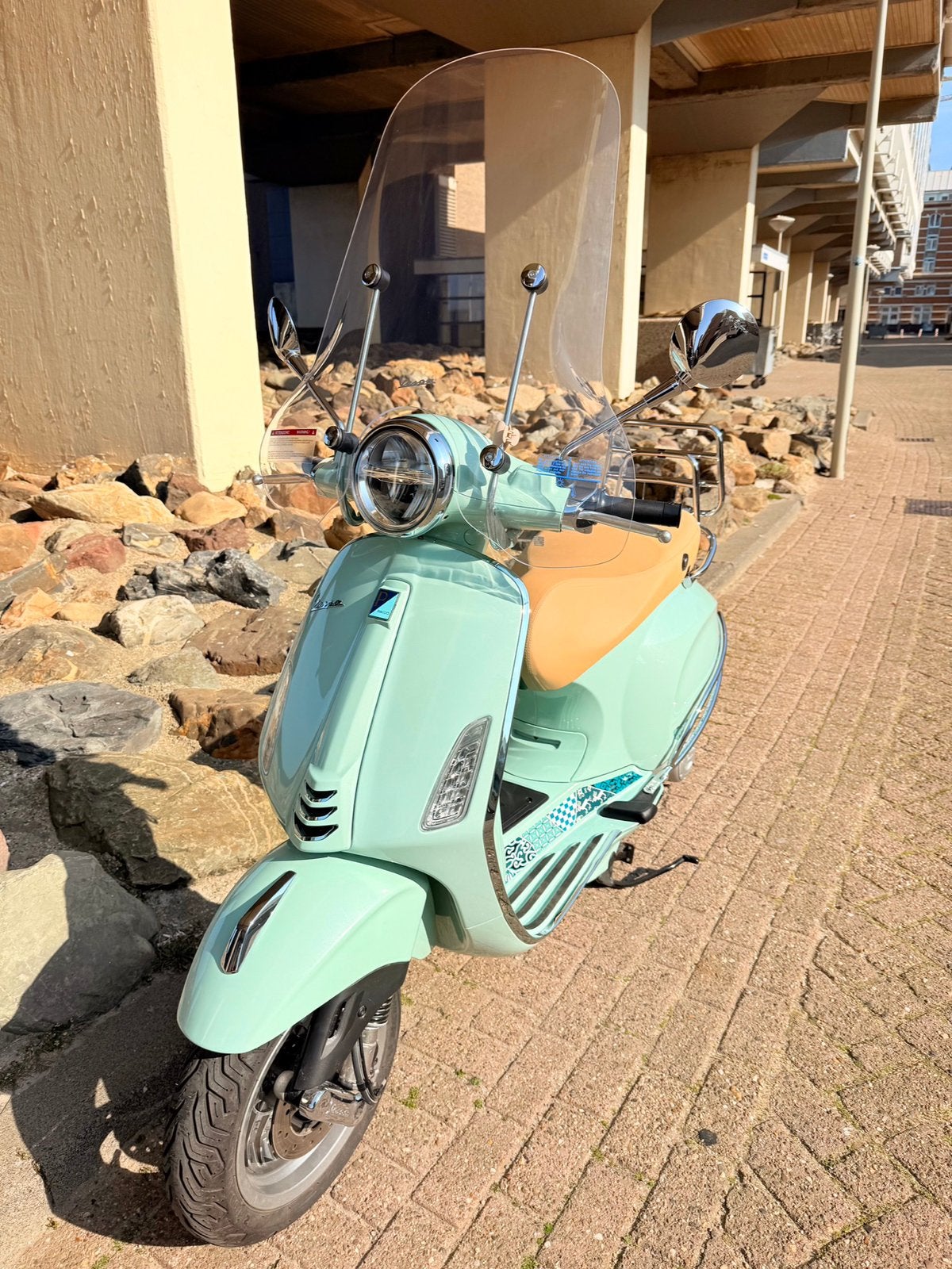 Vespa Primavera “ Batik “ deze zo goed als NIEUW ! !, Ophalen, Zo goed als nieuw, Benzine, Overige modellen