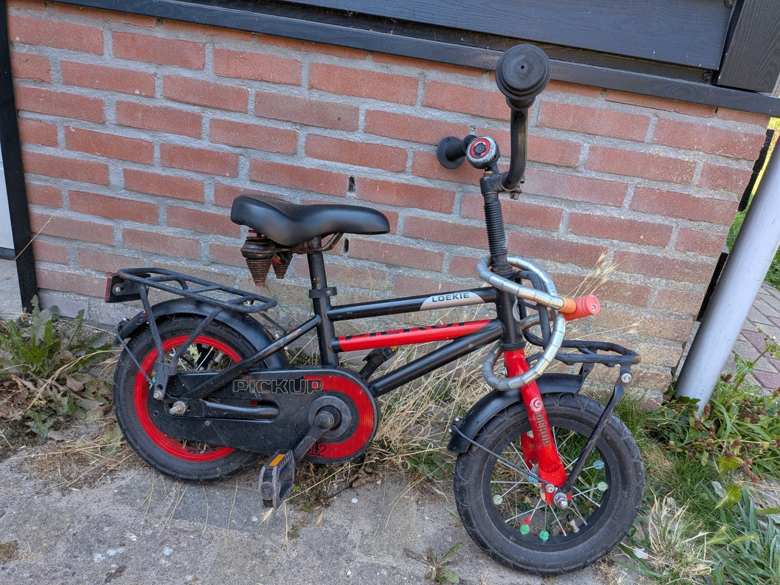 Loekie Pickup kinderfiets 12 inch - Zwart/Rood, Terugtraprem, Gebruikt, Loekie, Ophalen of Verzenden