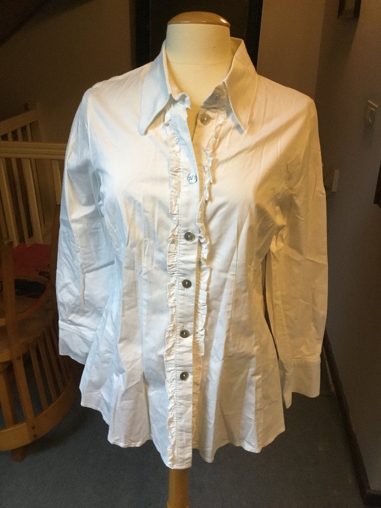 Witte blouse van king-size babes. Oksel tot oksel is 58 cm, Wit, Ophalen of Verzenden, Zo goed als nieuw, Maat 42/44 (L)