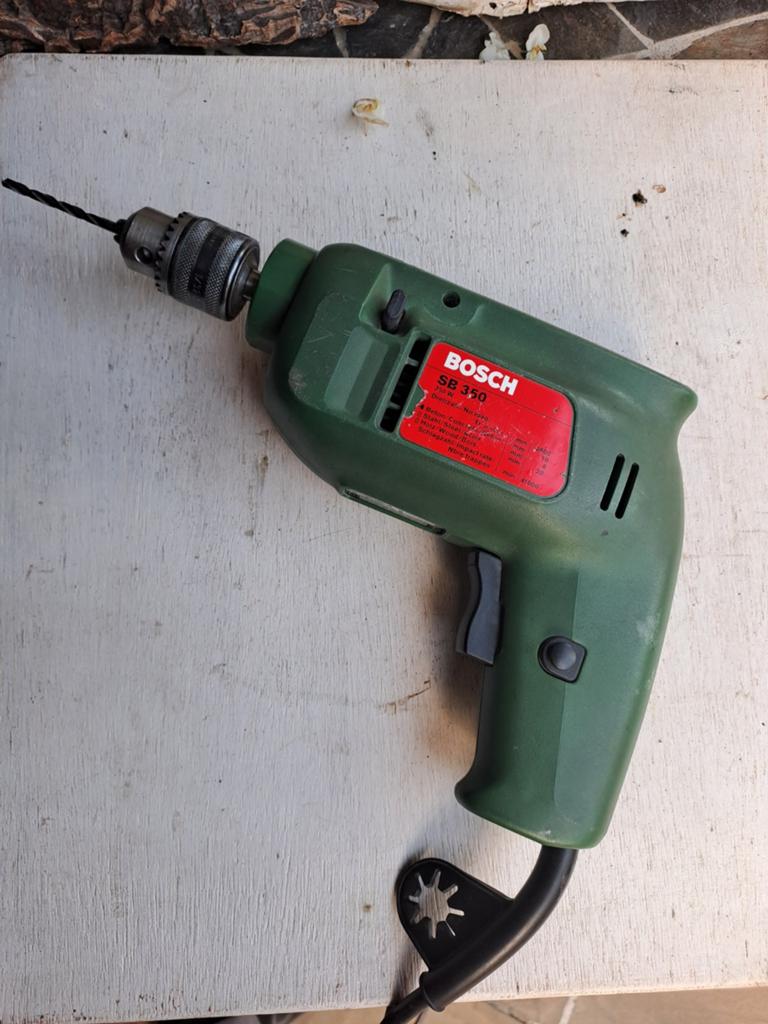 te koop een bosch boormachine  haast nieuw  350 watt, Doe-het-zelf en Verbouw, Ophalen of Verzenden, Nieuw, Boormachine