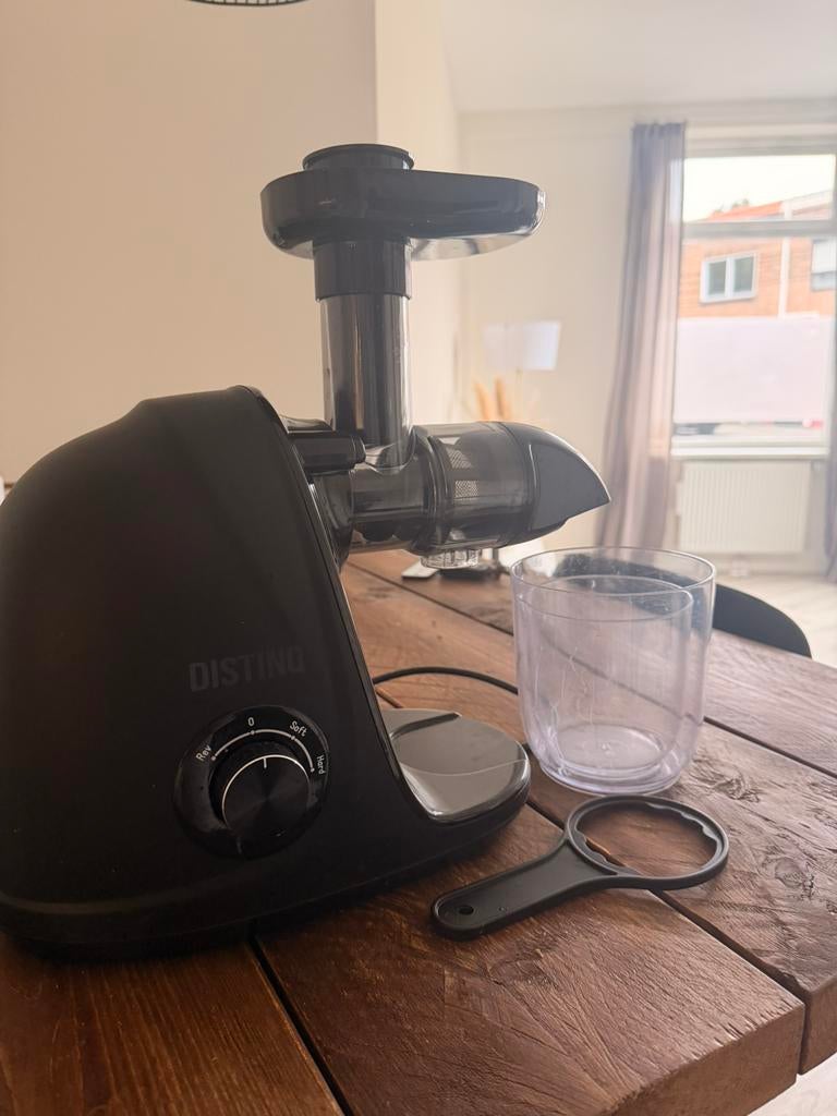 DistinQ Slowjuicer 700ml, Ophalen, Zo goed als nieuw, Slowjuicer