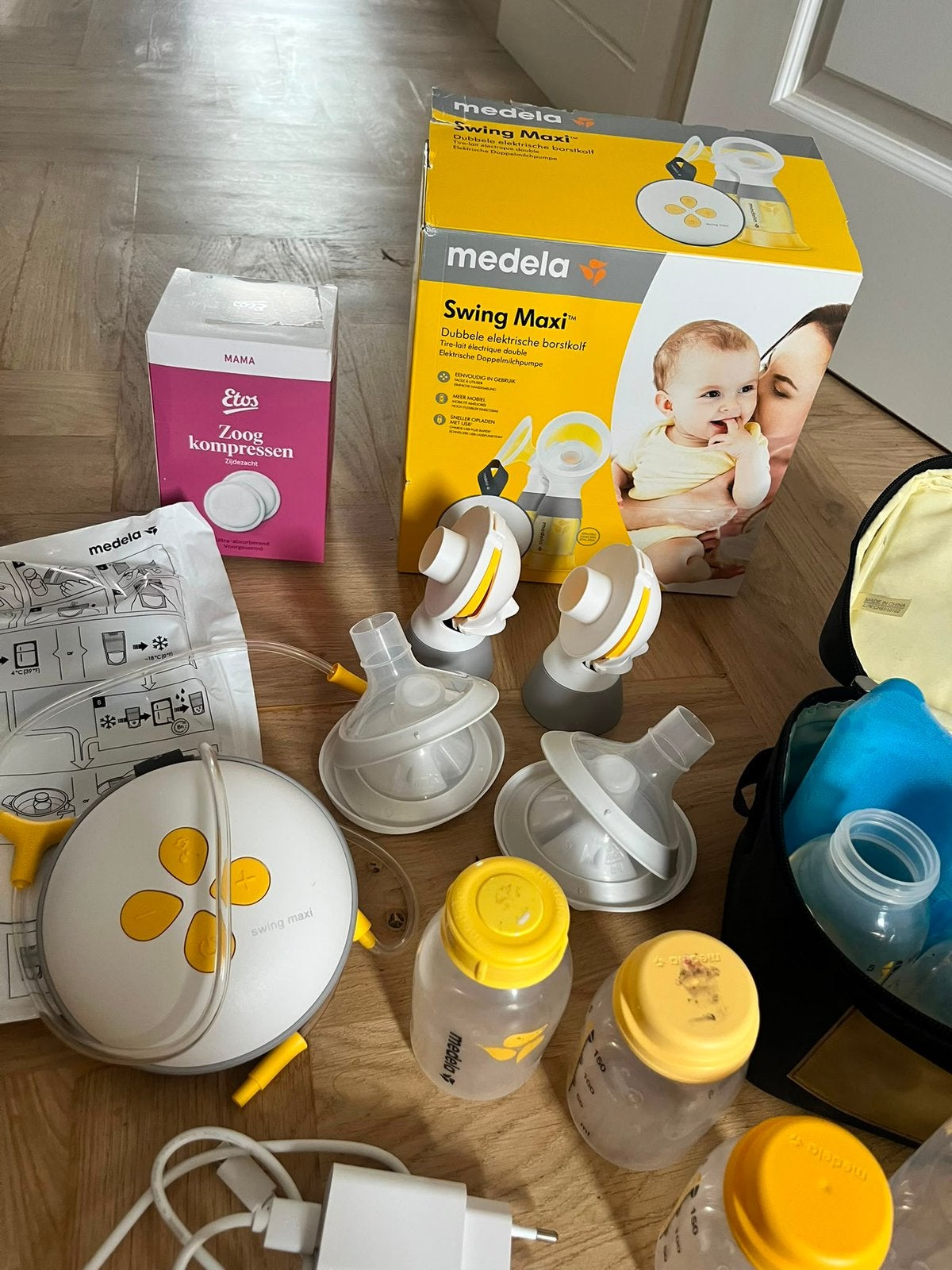 Medela Swing Max dubbele elektrische borstkolf, Inclusief tas, Medela, Borstkolf, Ophalen of Verzenden