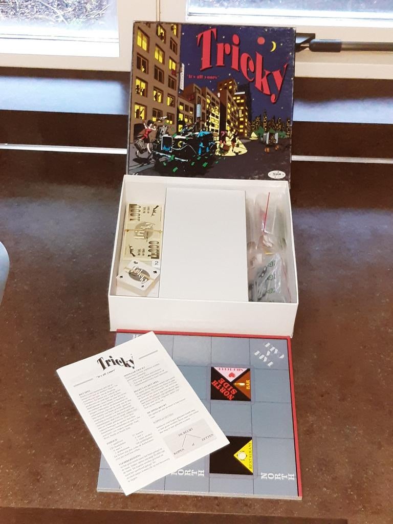 Tricky maffia bende spel nieuwstaat 1989, Hobby en Vrije tijd, Gezelschapsspellen | Bordspellen, Zo goed als nieuw, Ophalen of Verzenden