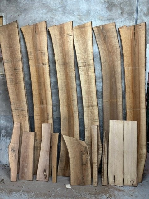 Partij boomstamplanken notenhout, Ophalen, 25 tot 50 mm, Nieuw, Plank