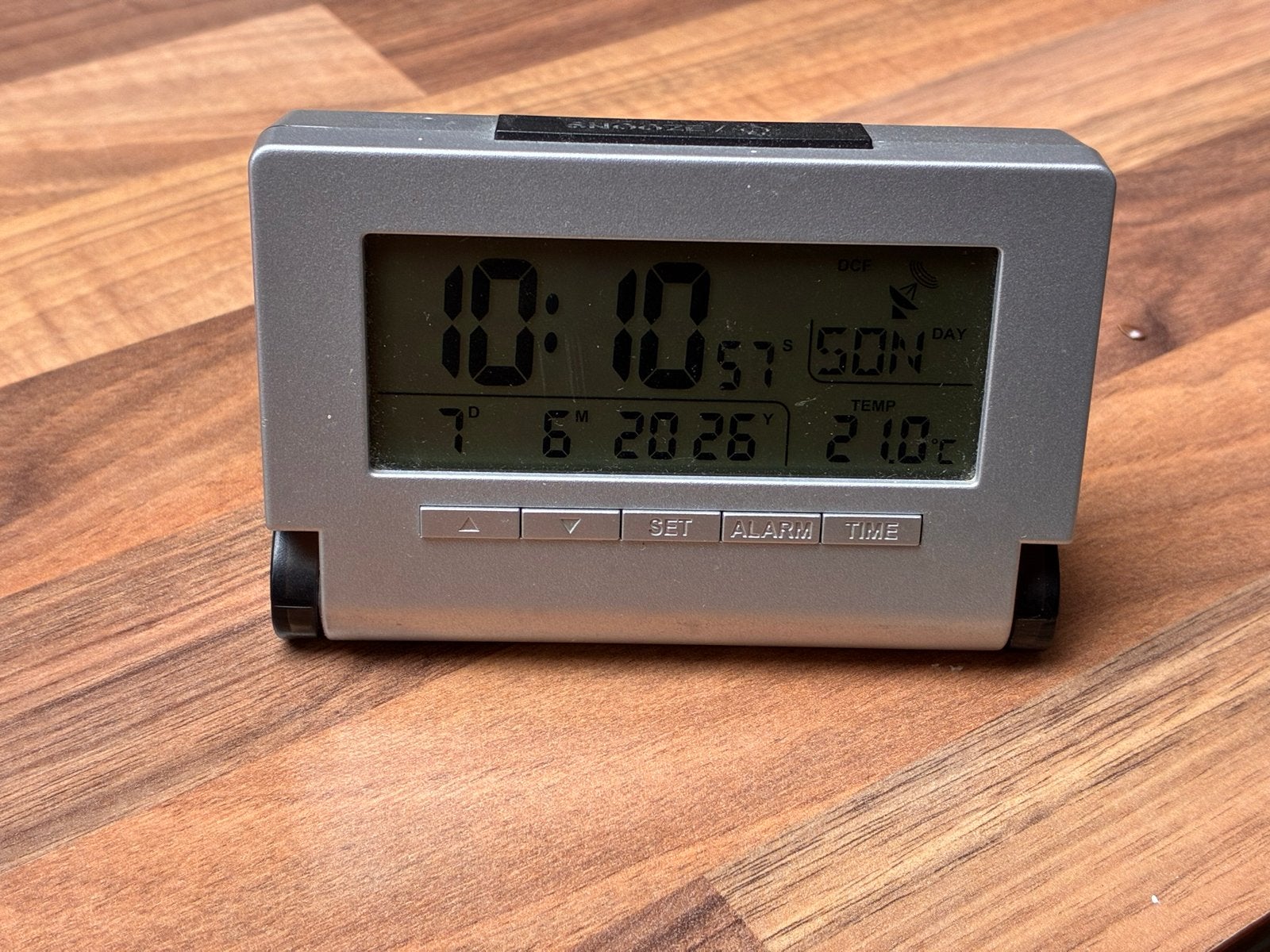 Digitale Reiswekker | radiogestuurd, Witgoed en Apparatuur, Wekkers, Gebruikt, Digitaal, Ophalen of Verzenden