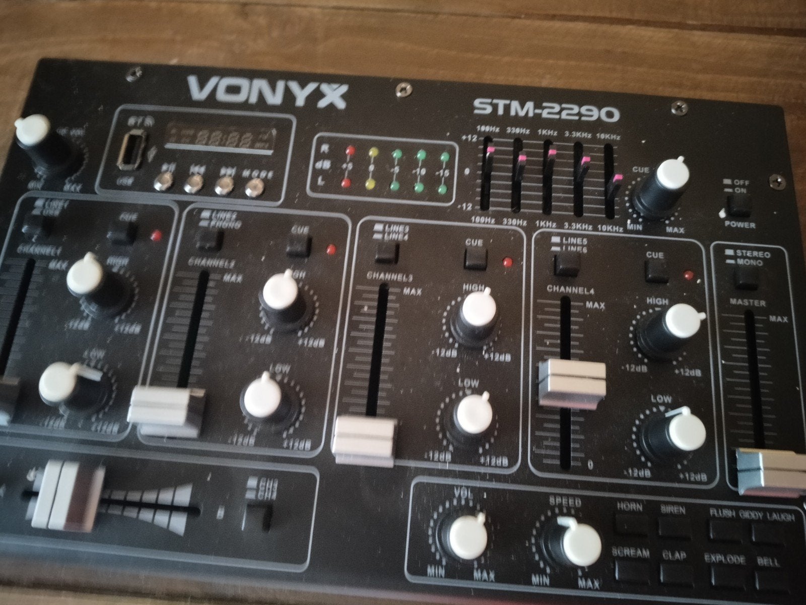 Vonyx STM-2290 DJ Mixer met USB/MP3/BT en Geluidseffecten, Muziek en Instrumenten, Mengpanelen, Ophalen of Verzenden, Zo goed als nieuw