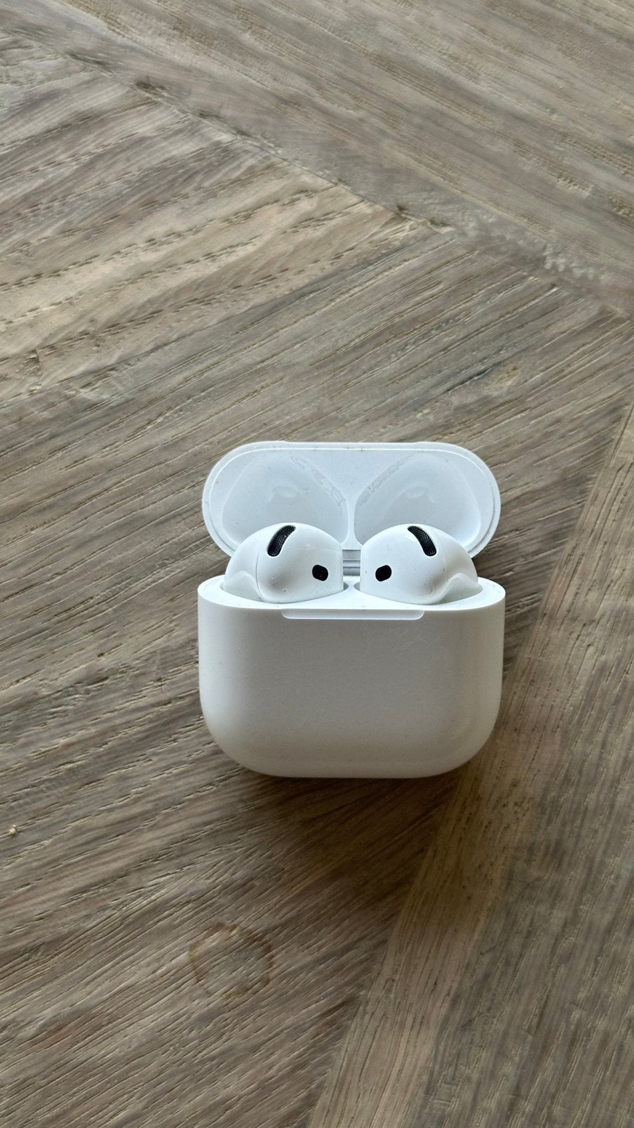 AirPods 4, Telecommunicatie, Ophalen of Verzenden, Zo goed als nieuw
