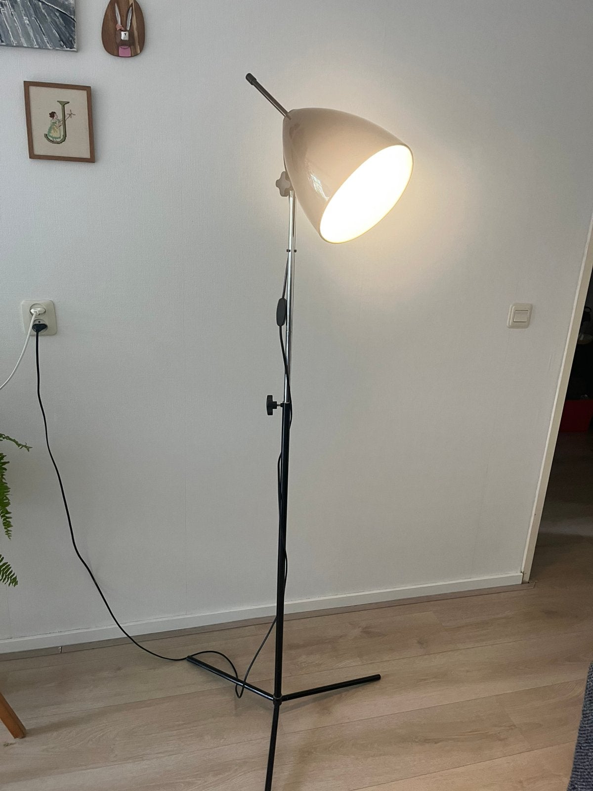 Zwarte retro vloerlamp, Huis en Inrichting, Lampen | Vloerlampen, Ophalen, Gebruikt, Retro, 150 tot 200 cm