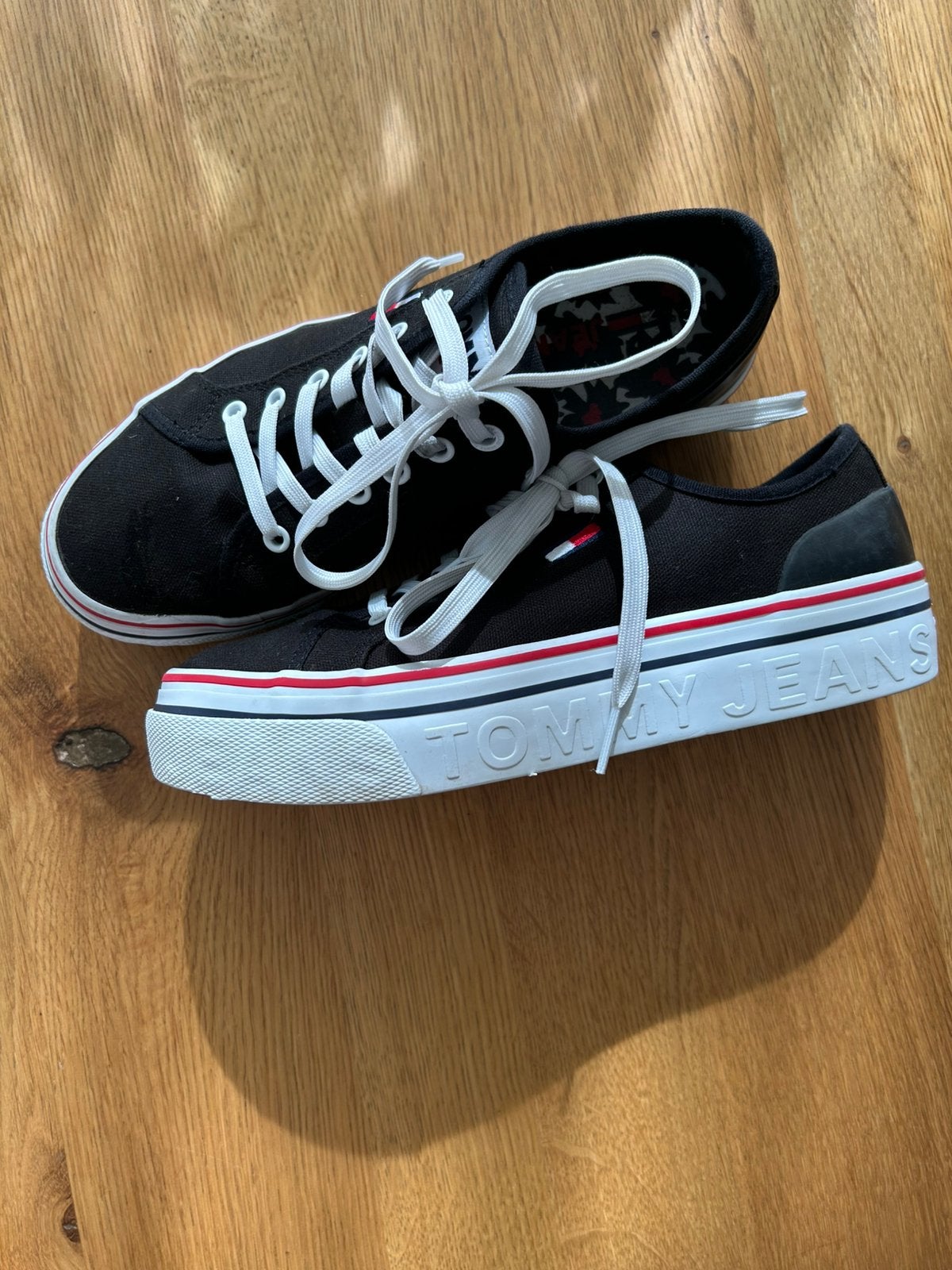 Tommy jeans sneakers m38, Ophalen of Verzenden, Zo goed als nieuw, Wit, Sneakers of Gympen