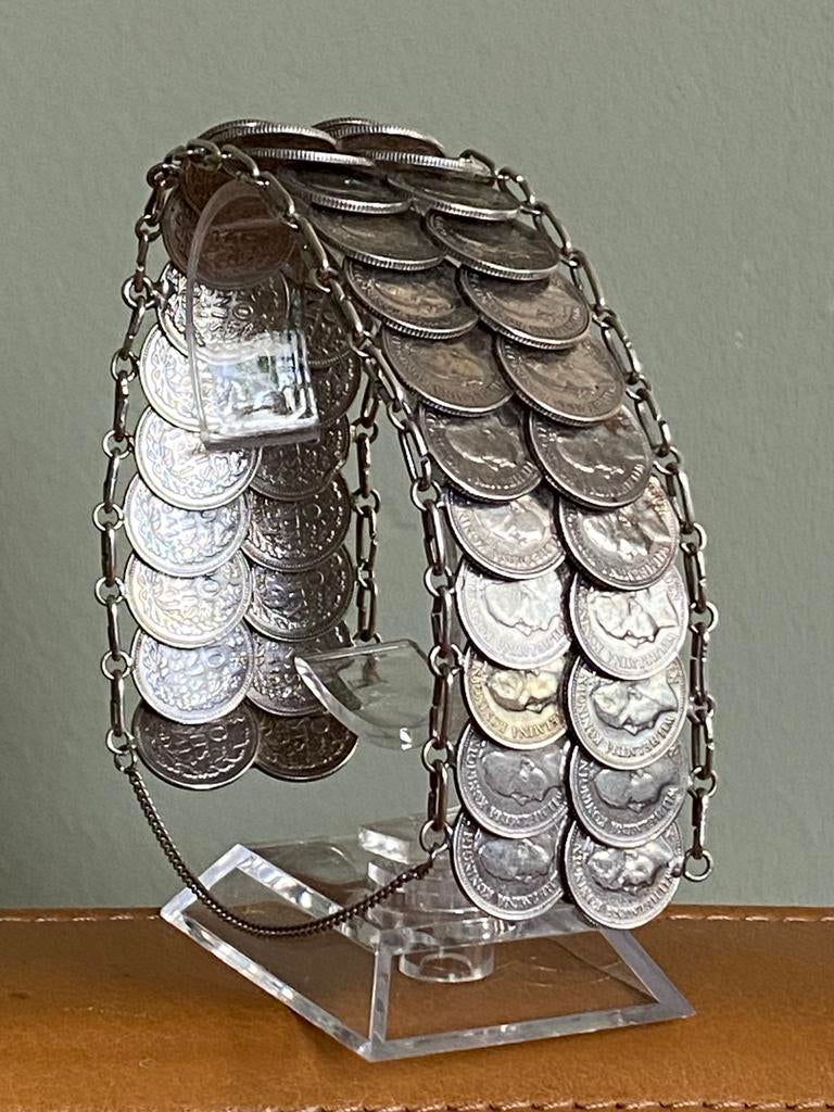 Stil Verzet Armband oa munten 1941, Verzamelen, Verzenden, Nederland, Embleem of Badge