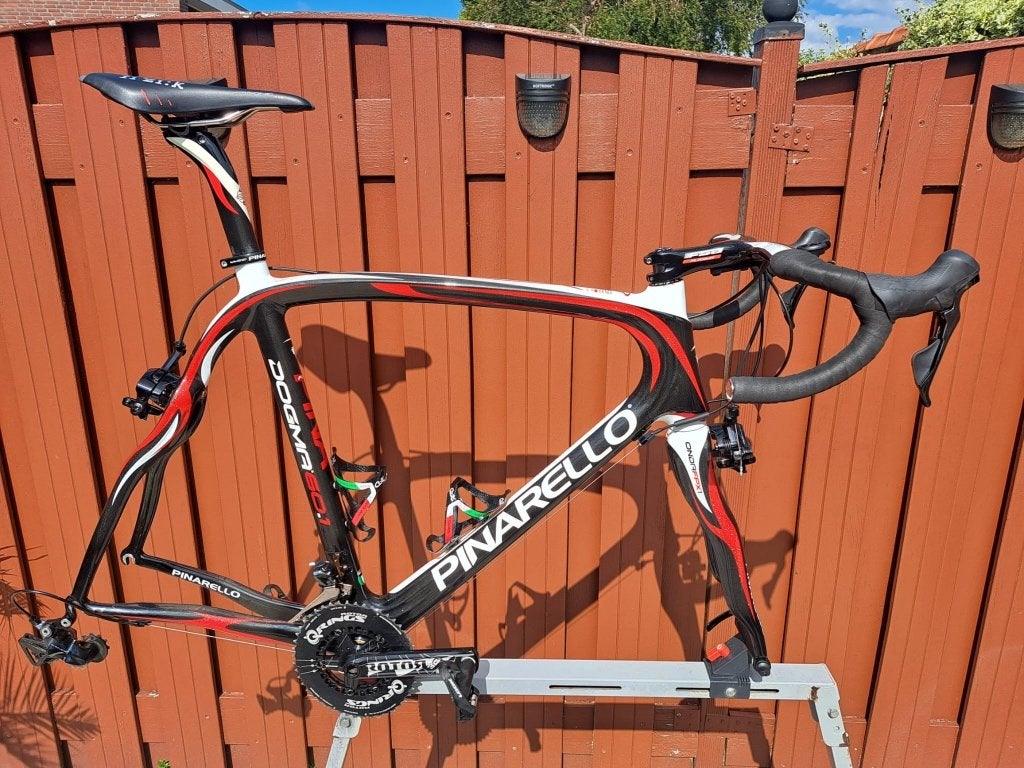 PINARELLO DOGMA MAAT 59 NIEUWE PARTS LEES ADVERTENTIE FOTO,S, 28 inch, Carbon, Zo goed als nieuw, 57 tot 61 cm