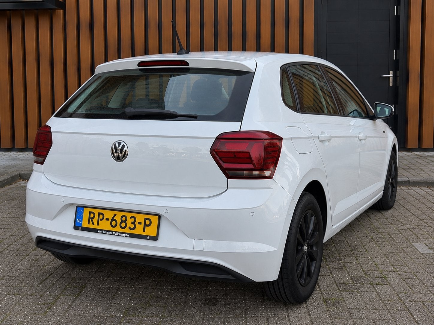 Volkswagen Polo 1.0 TSI 70KW 5 deurs 2018 Wit, Voorwielaandrijving, 40 €/maand, Origineel Nederlands, Handgeschakeld