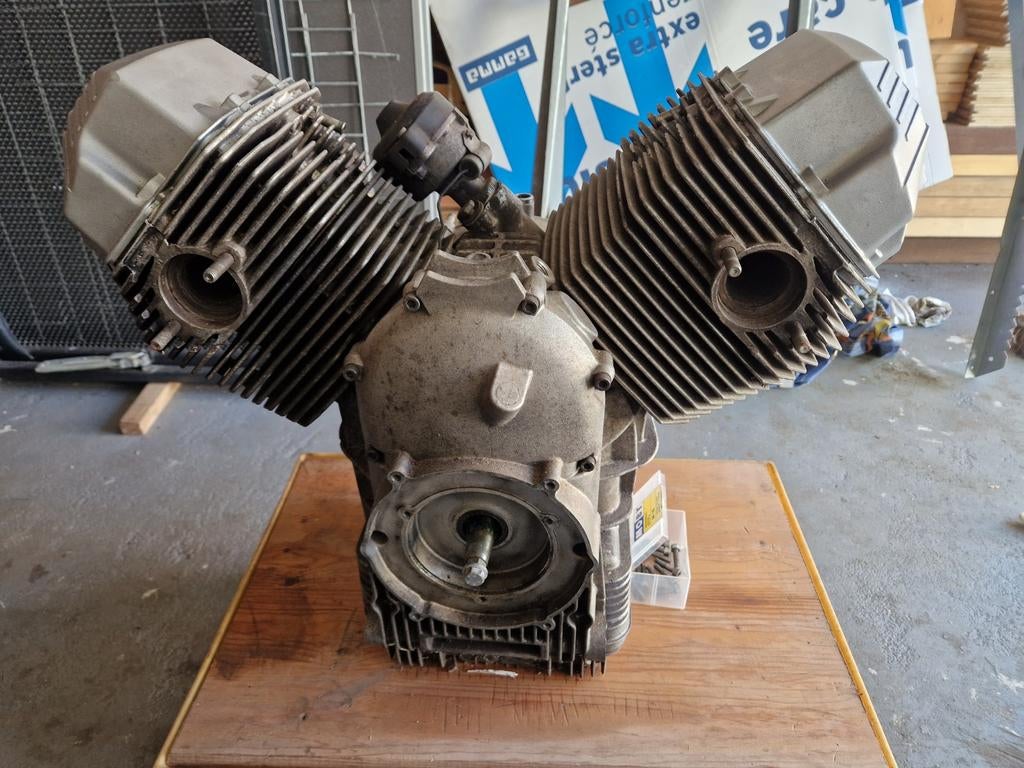 Moto Guzzi motorblok 1000cc, Motoren, Ophalen