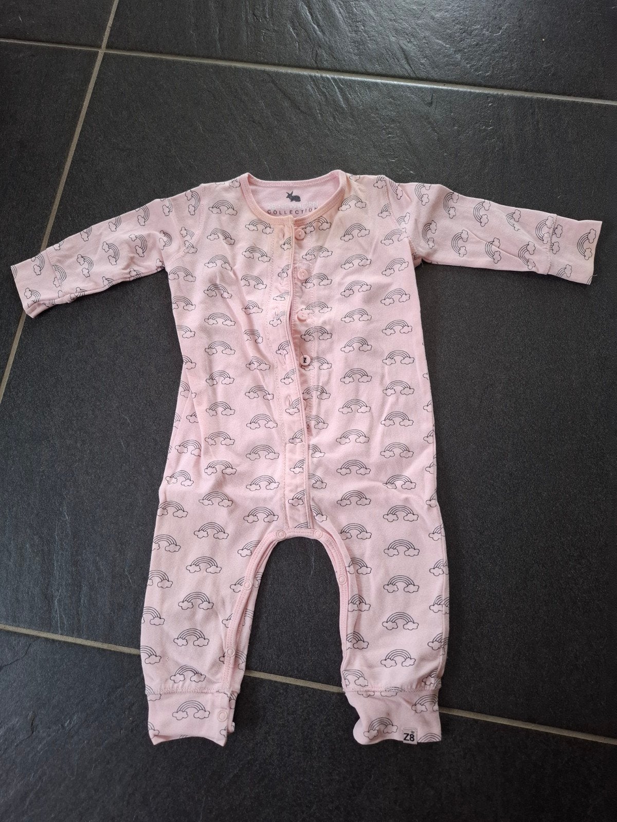Z8 Newborn Roze boxpakje Maat 62 met Regenboogjes, Gebruikt, Meisje, Z8 Newborn, Ophalen of Verzenden
