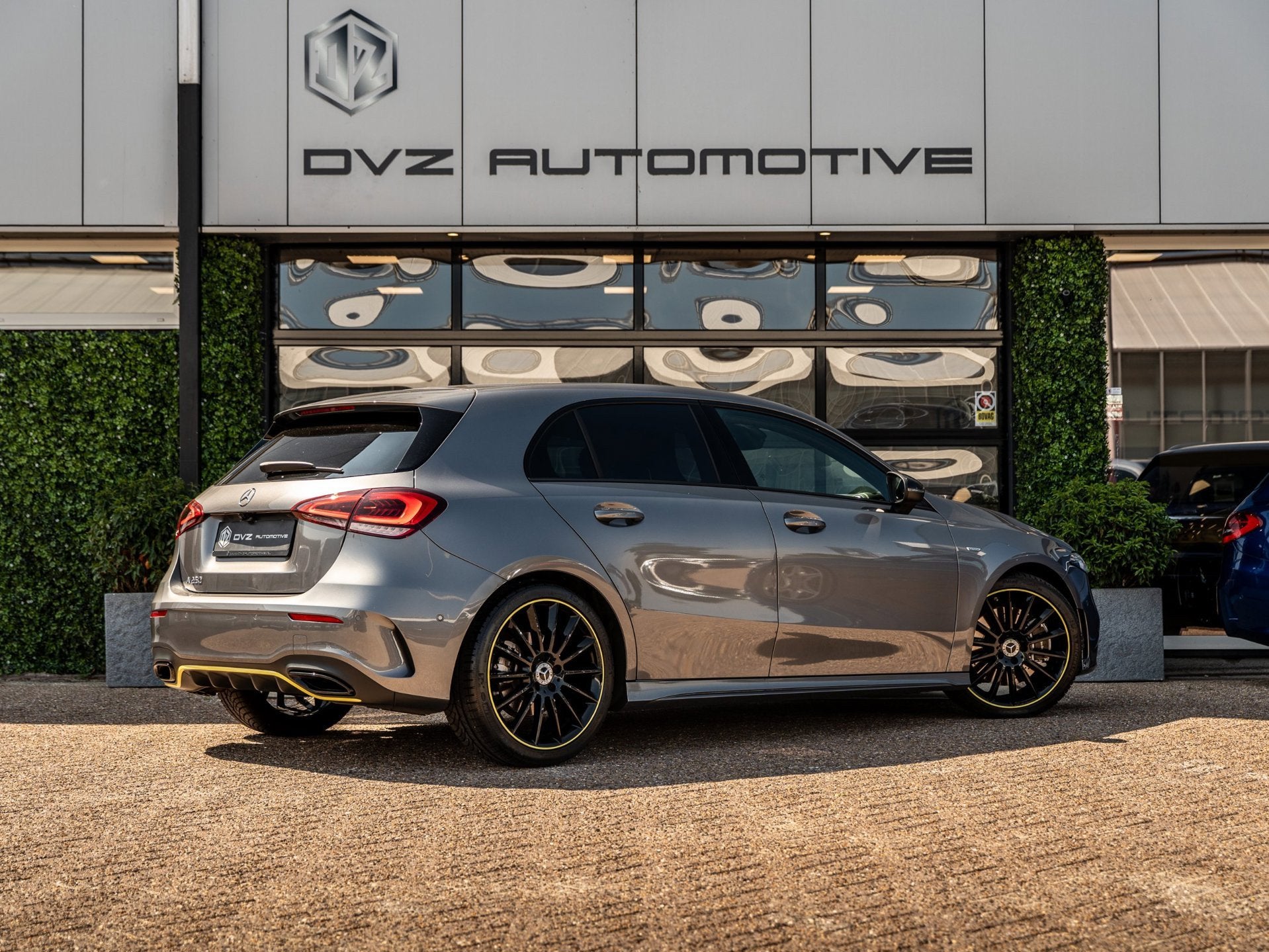 Mercedes-Benz A-klasse 250 224PK Edition One AMG | Premium P, Auto's, Dealer onderhouden, 15 km/l, Gebruikt, Zwart