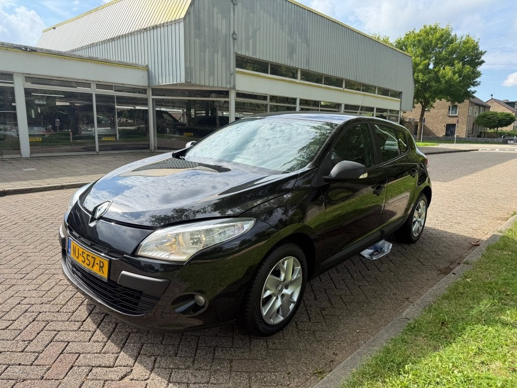 Foto 4 van Renault Mégane 1.6 Authentique (bj 2011)