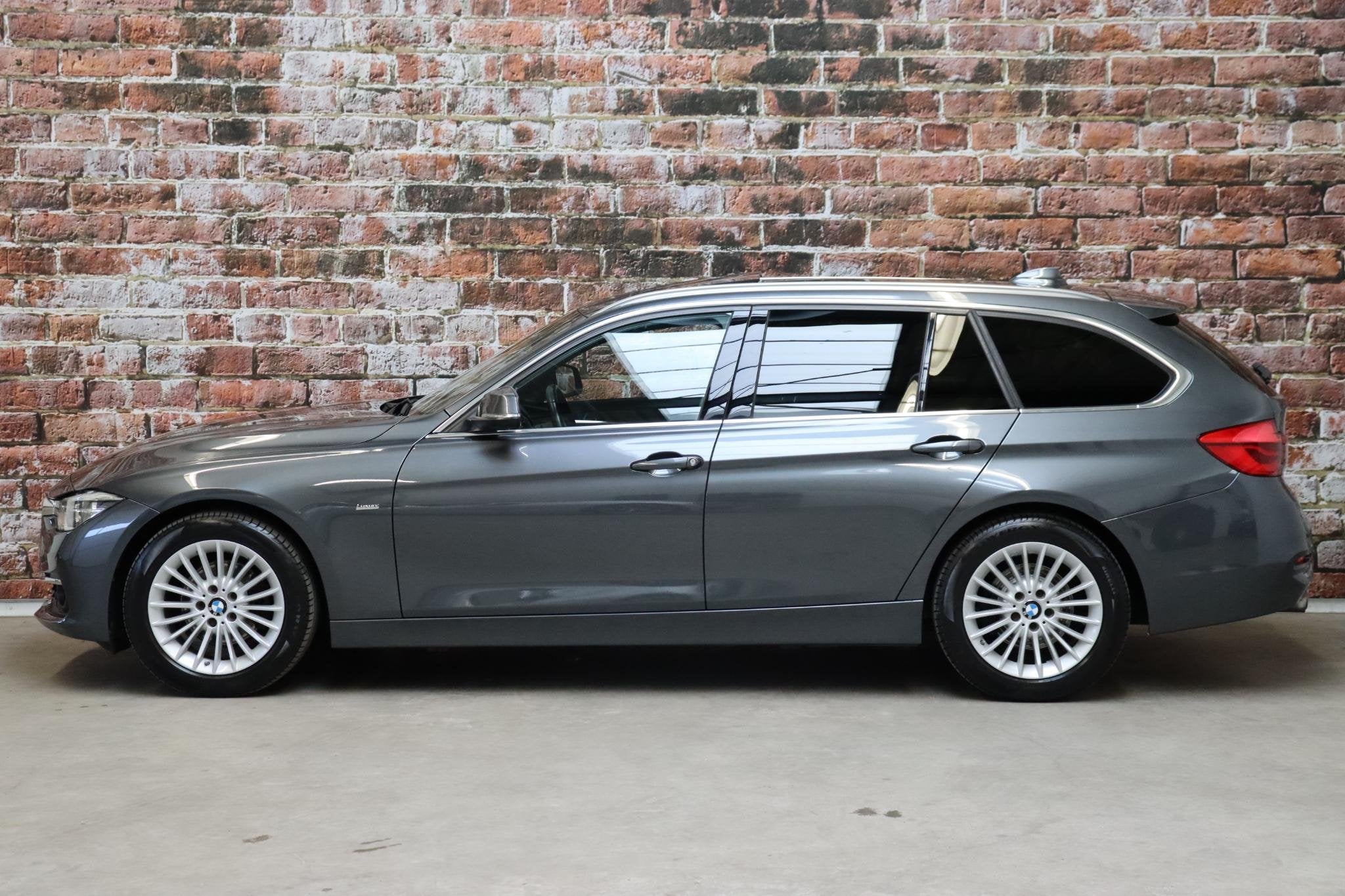 BMW 3-serie Touring 320i High Executive Luxury Line Automaat, 1998 cc, Achterwielaandrijving, 4 cilinders, 184 pk