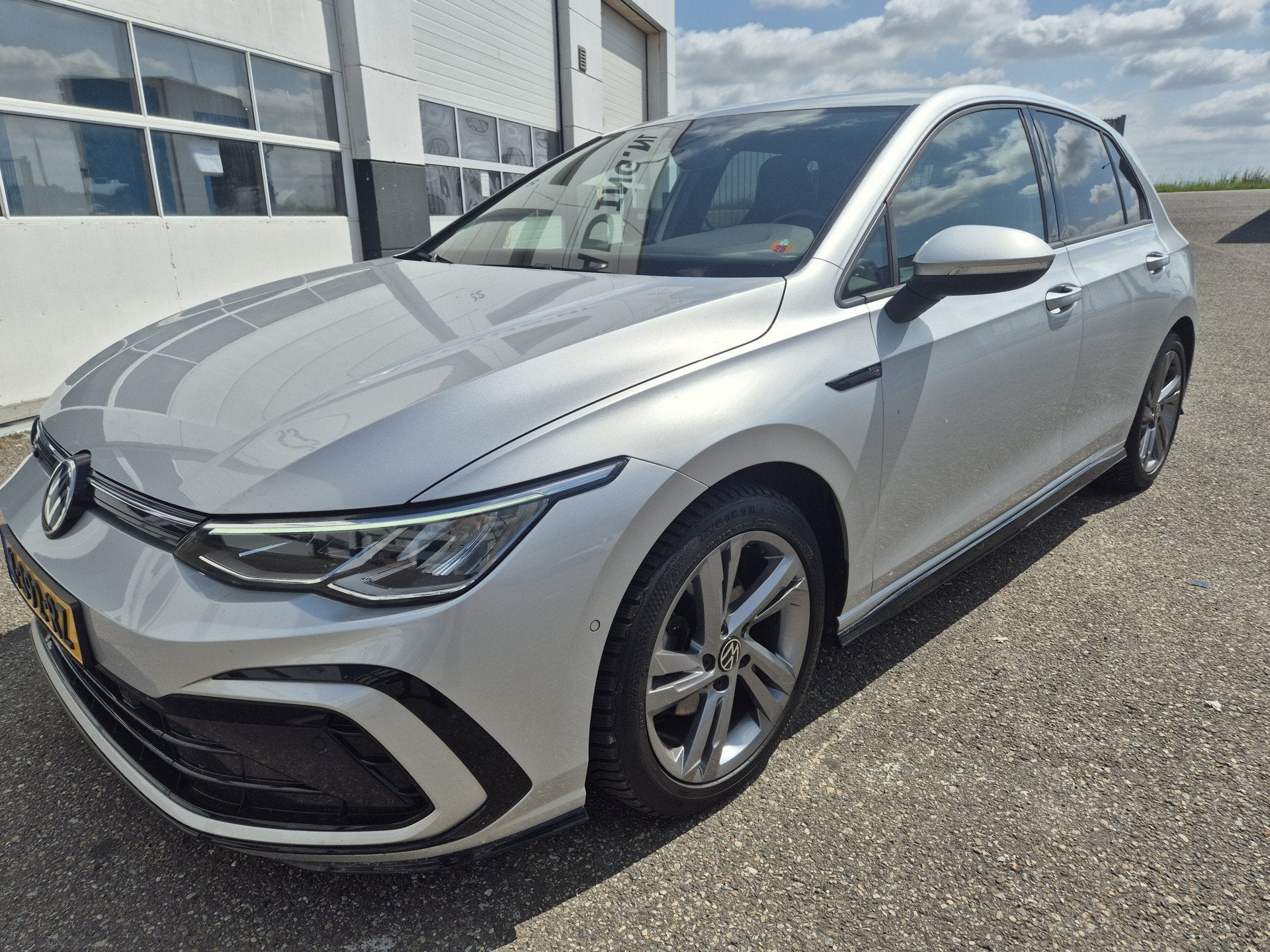 Volkswagen Golf 1.5 TSI R-Line zeer mooi ori nl auto r-inter, Voorwielaandrijving, Dealer onderhouden, Stof, 4 cilinders