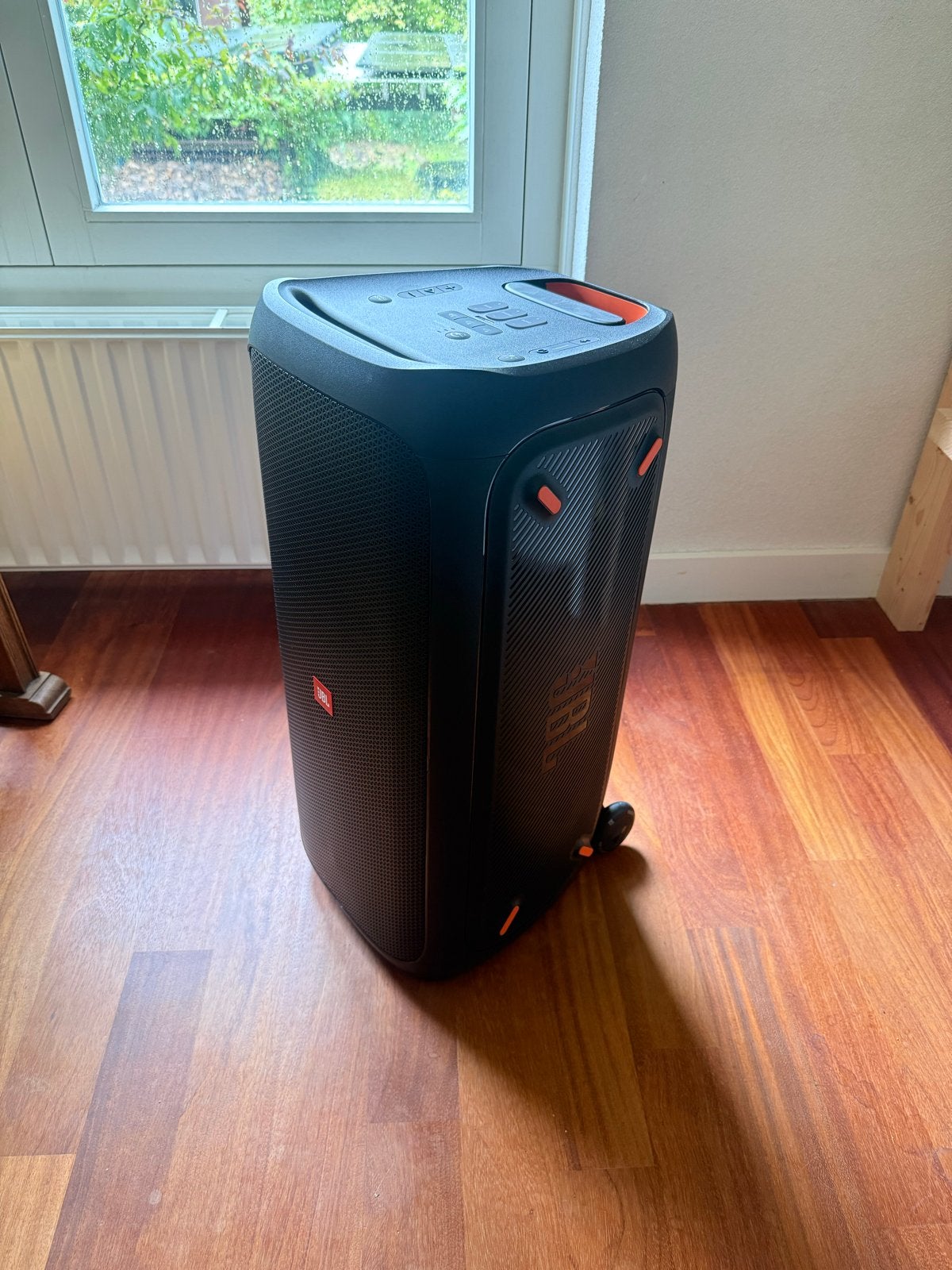 JBL PartyBox 310 TE HUUR incl. 2 microfoons, JBL, Party speaker, Zo goed als nieuw, Bluetooth