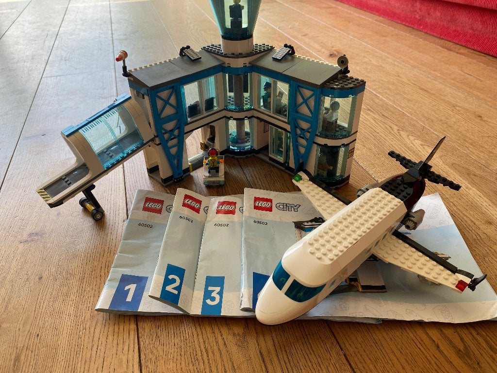 Lego city vliegveld (60502 met boekje), Kinderen en Baby's, Speelgoed | Duplo en Lego, City, Verzenden, Lego, Zo goed als nieuw