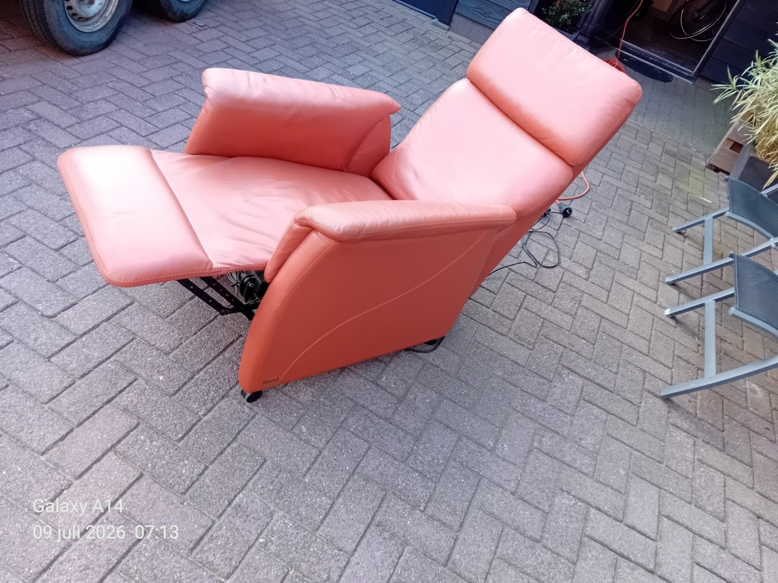 Prachtige leren staopstoel, Huis en Inrichting, Fauteuils, Ophalen of Verzenden, Zo goed als nieuw, 75 tot 100 cm
