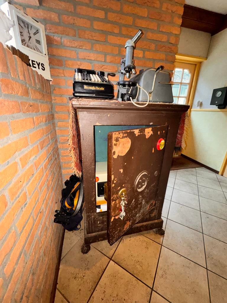 Antieke Kluis in Kastvorm - Decoratief & Veilig, Ophalen