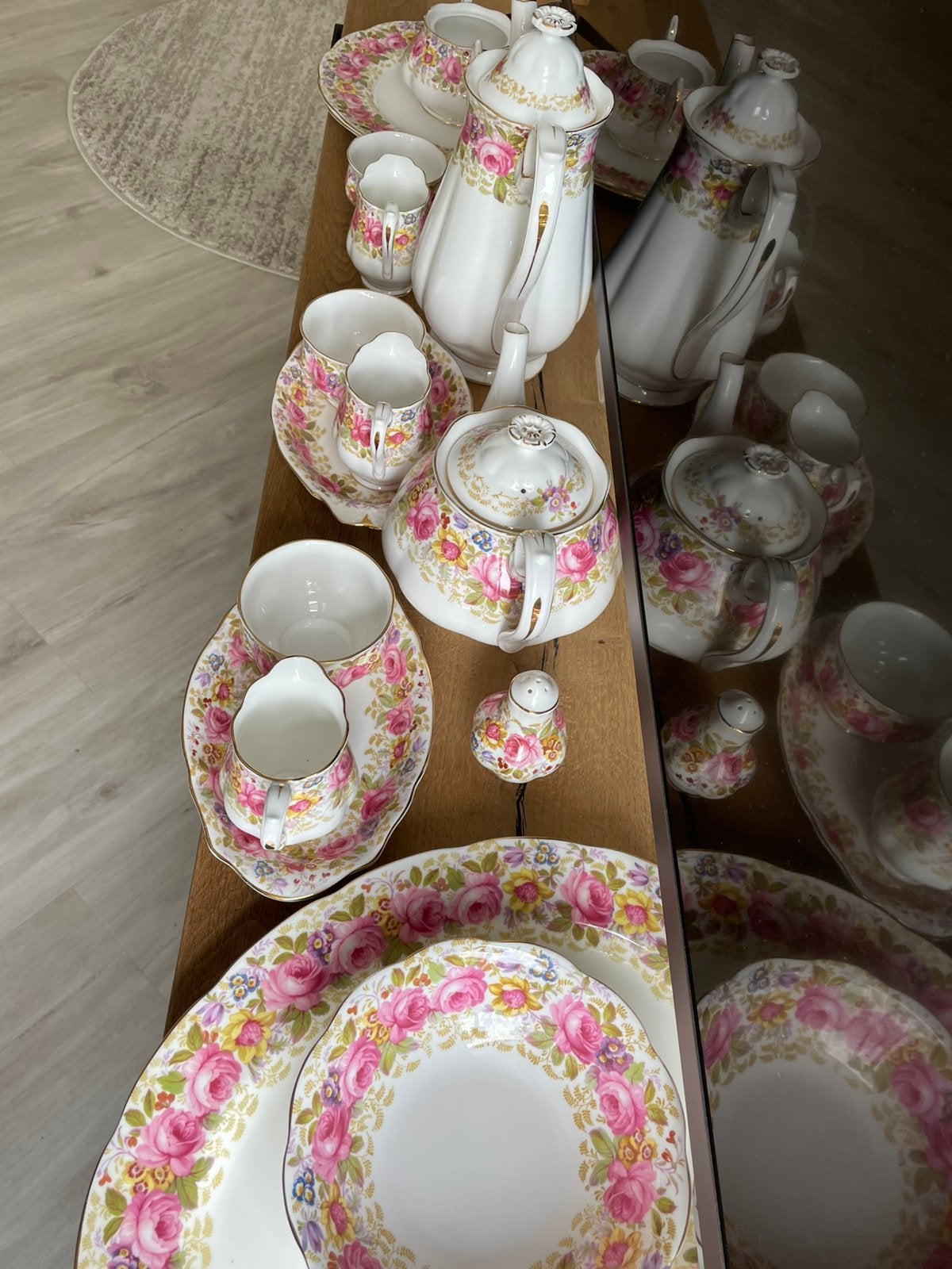 Royal Albert SERENA💖💖💖💖💖, Ophalen, Zo goed als nieuw, Porselein, Kop en/of schotel